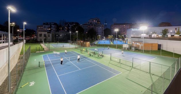 Esempio luce migliore per campi da tennis