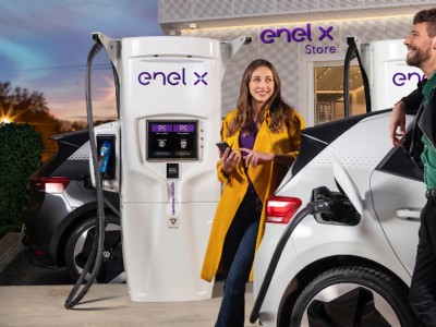 Enel X Store con ricarica ultrafast dei veicoli elettrici