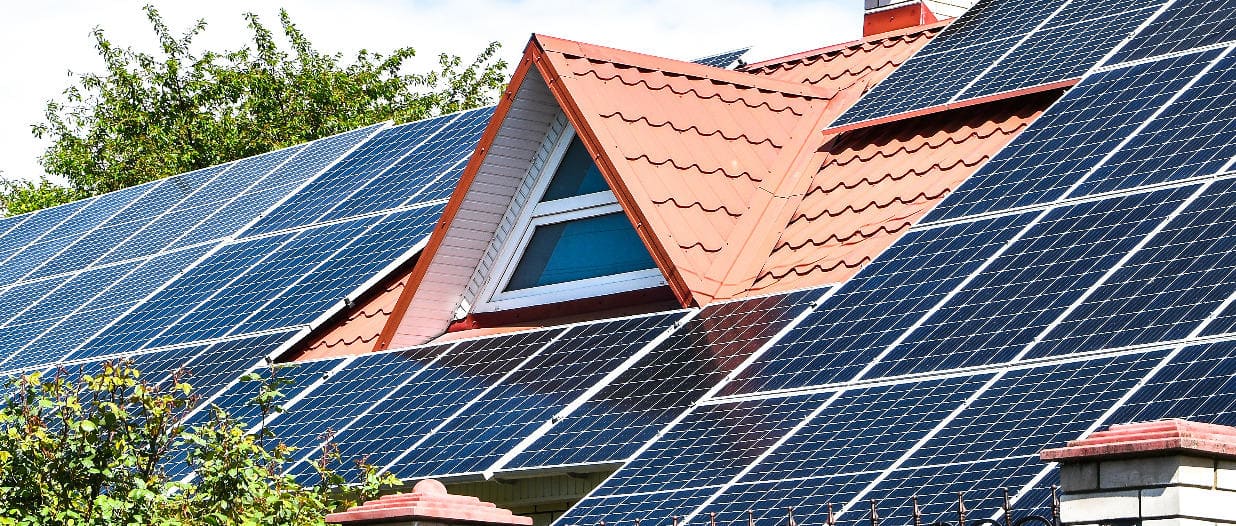 Fotovoltaico e tetto verde: un connubio vincente