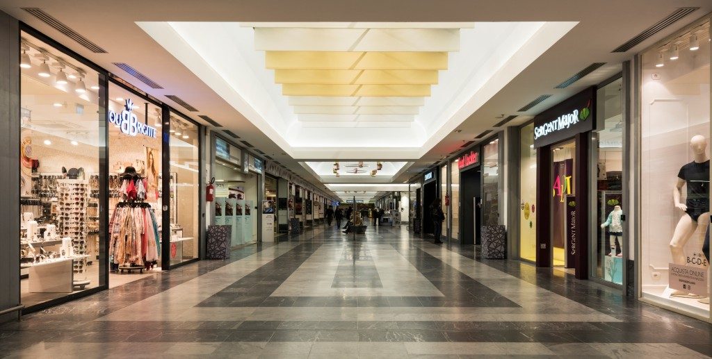 centro commerciale MareMonti illuminazione Signify