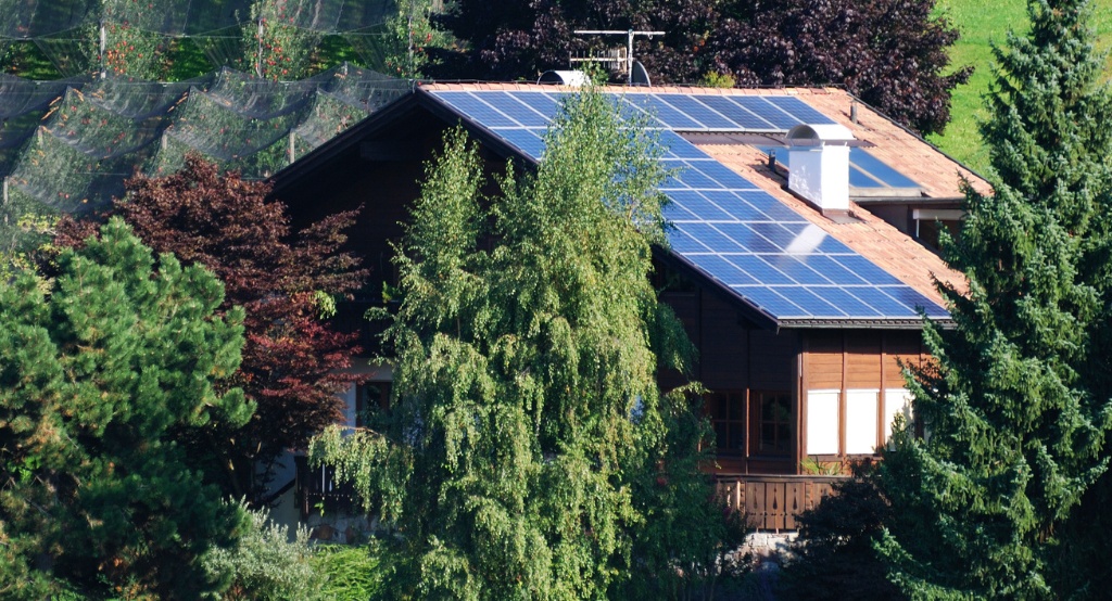 Installazione fotovoltaica su tetto