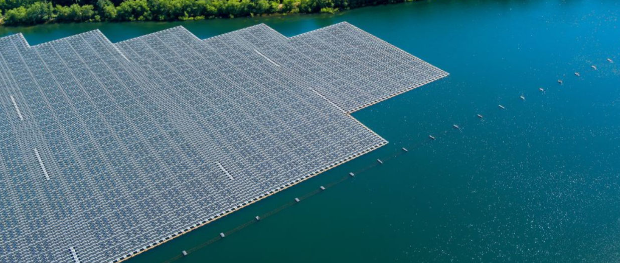fotovoltaico galleggiante: come funziona e i vantaggi